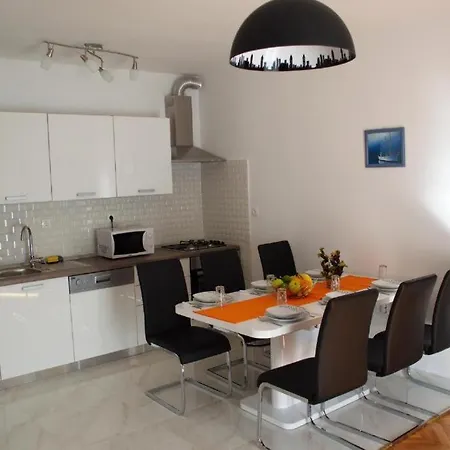 דירה Yakov Free Public Parking And Balcony